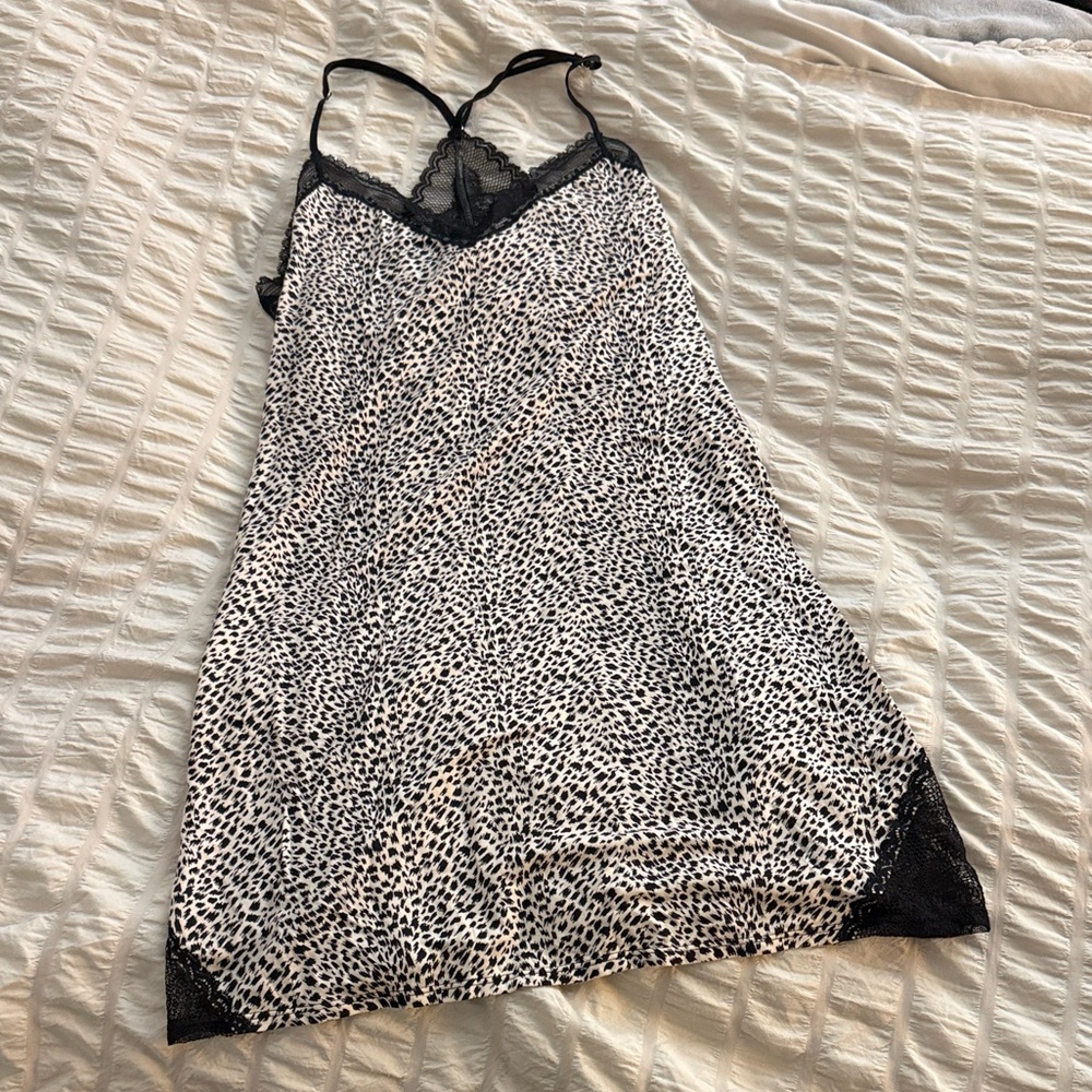 ** Victoria’s Secret ** Modal Leopard lace slip - Medium - NWT - Picture 2 of 10